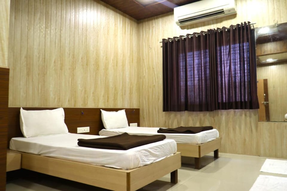 Hotel Midtown Inn Hotel in Maharashtra
