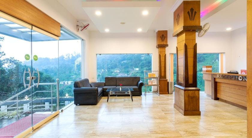 Monsoon Grande Hotel in Kerala