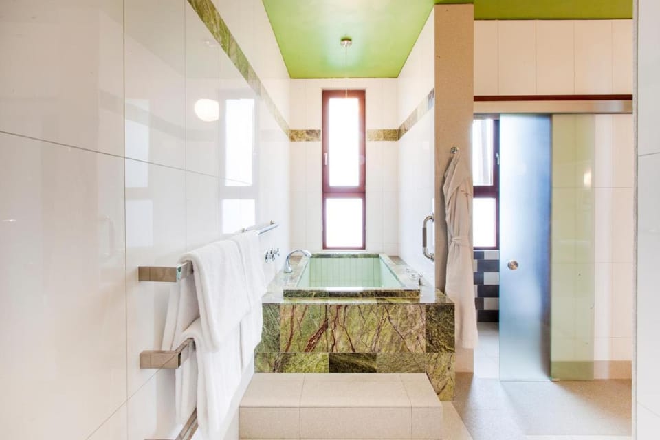 Hapuku Lodge & Tree Houses Lodge in Canterbury