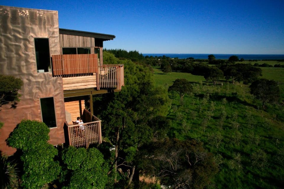 Hapuku Lodge & Tree Houses Lodge in Canterbury