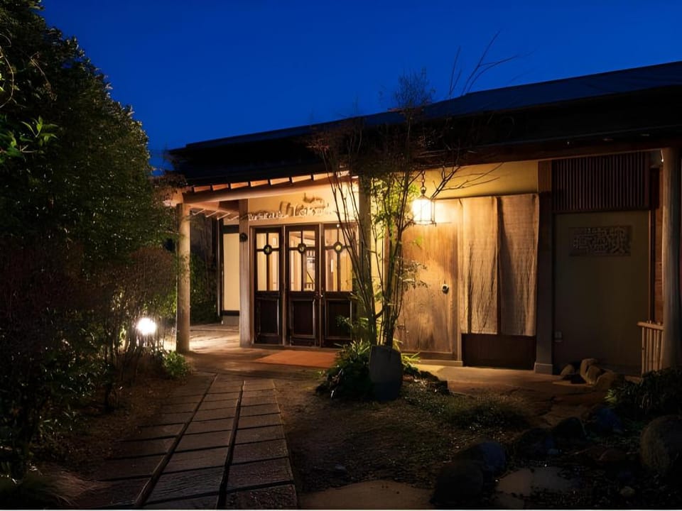Yufuin Onsen Kishokaiuntei Muzinzo Ryokan in Japan