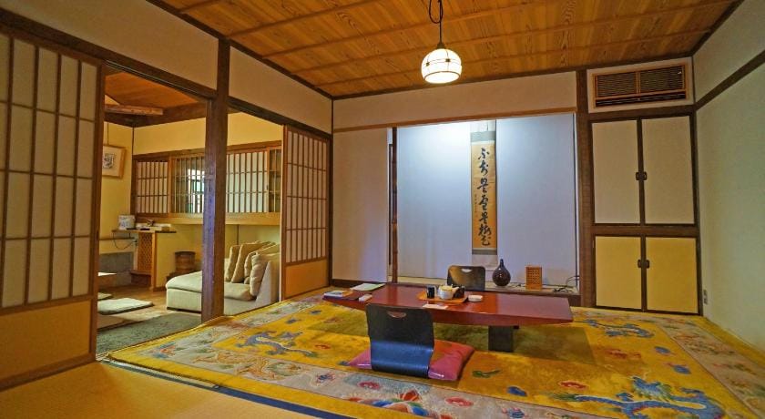 Yufuin Onsen Kishokaiuntei Muzinzo Ryokan in Japan