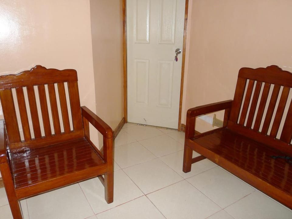 Amos Digue Pension House Hotel in Puerto Princesa