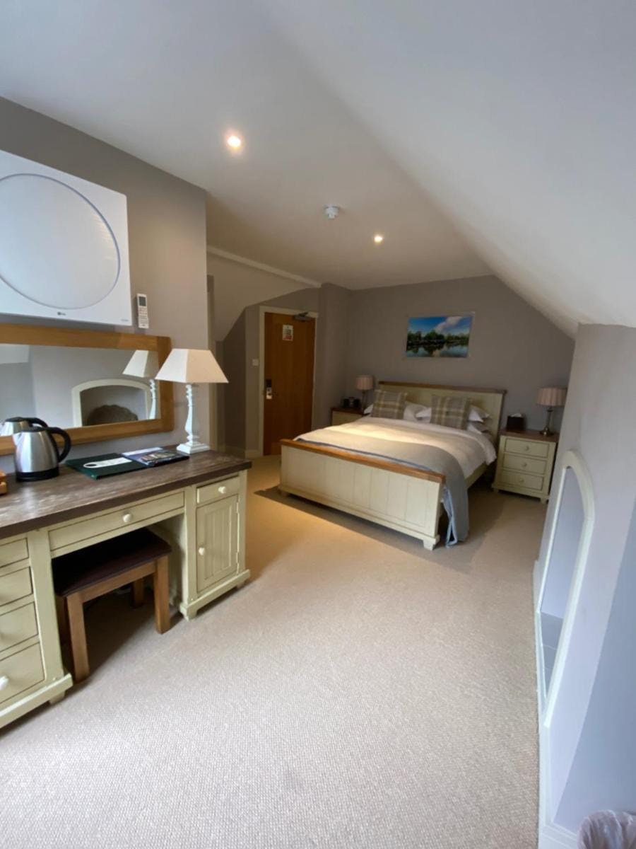 The Peppermill Town house Hotel & Restaurant Hotel in Rowde