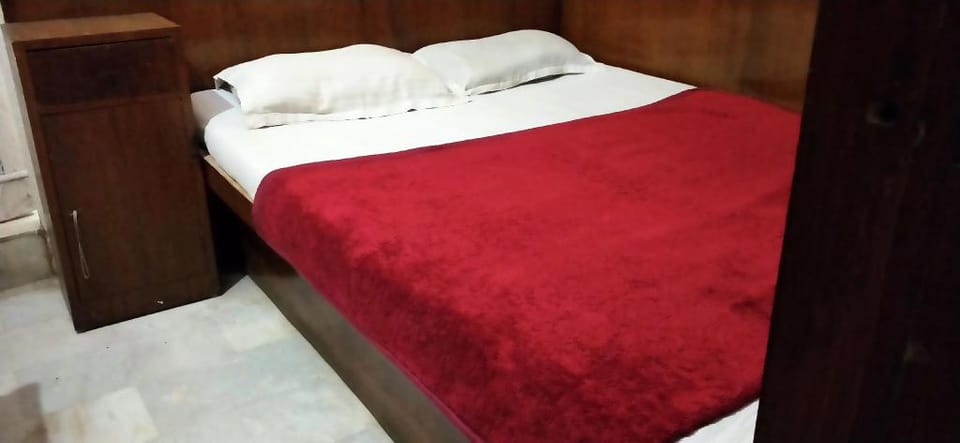 Mahesh guest house Hotel in New Delhi