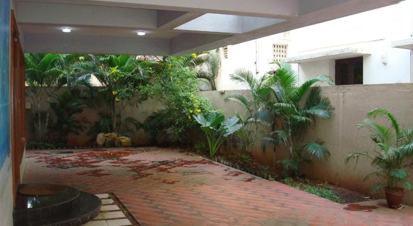 Lloyds Guest House Krishna Street - T Nagar Bed and Breakfast in Chennai