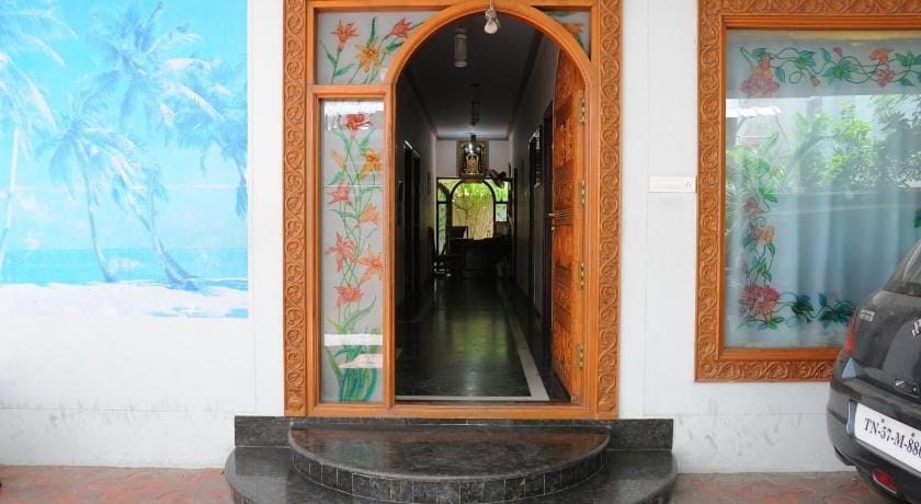 Lloyds Guest House Krishna Street - T Nagar Bed and Breakfast in Chennai