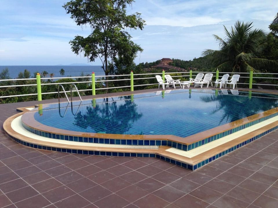 J.B.Hut Bungalows Resort in Ko Pha-ngan Sub-district