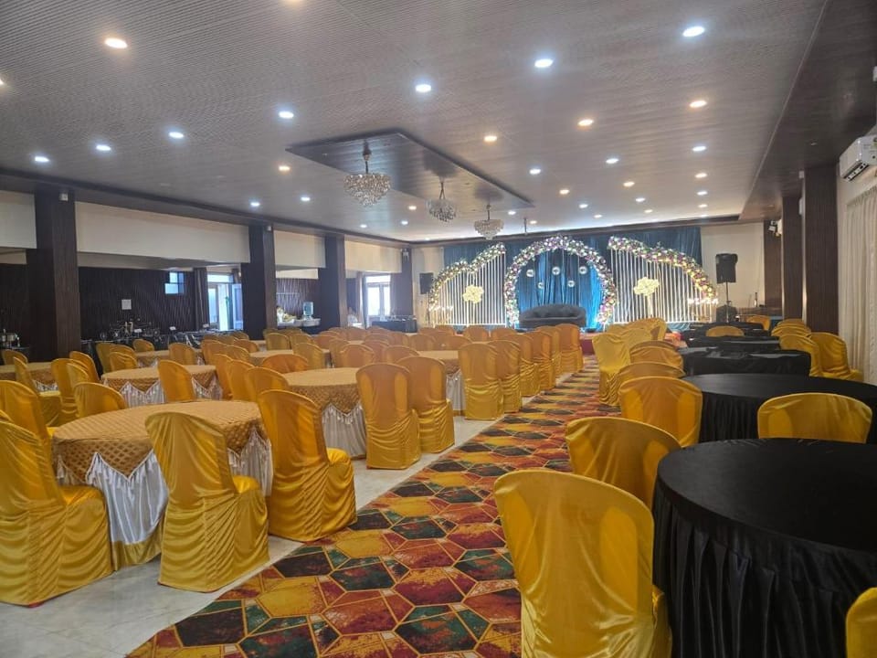 Dark Forest Retreat Hotel in Maharashtra