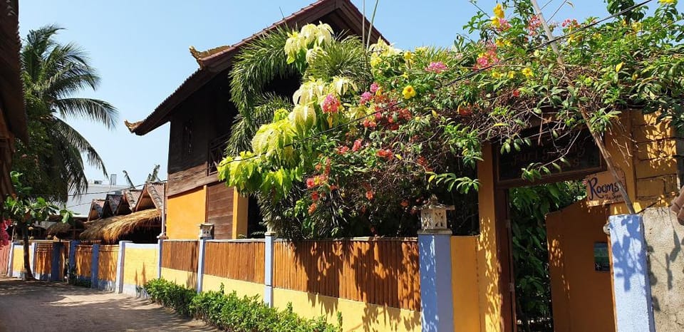 Puri Sayang Bungalows Hotel in Pemenang