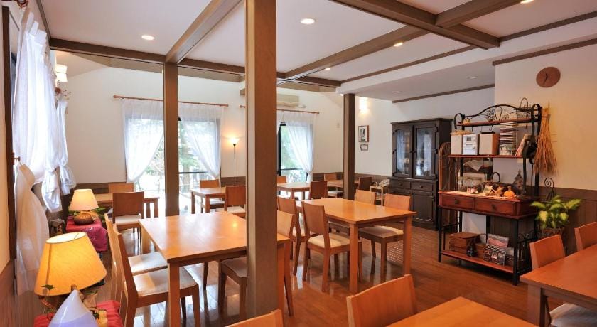 Petit Hotel Anise Garden Bed and Breakfast in Hakuba