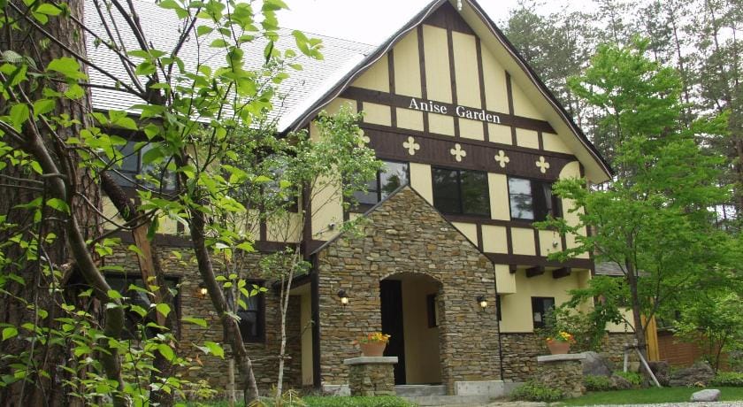 Petit Hotel Anise Garden Bed and Breakfast in Hakuba