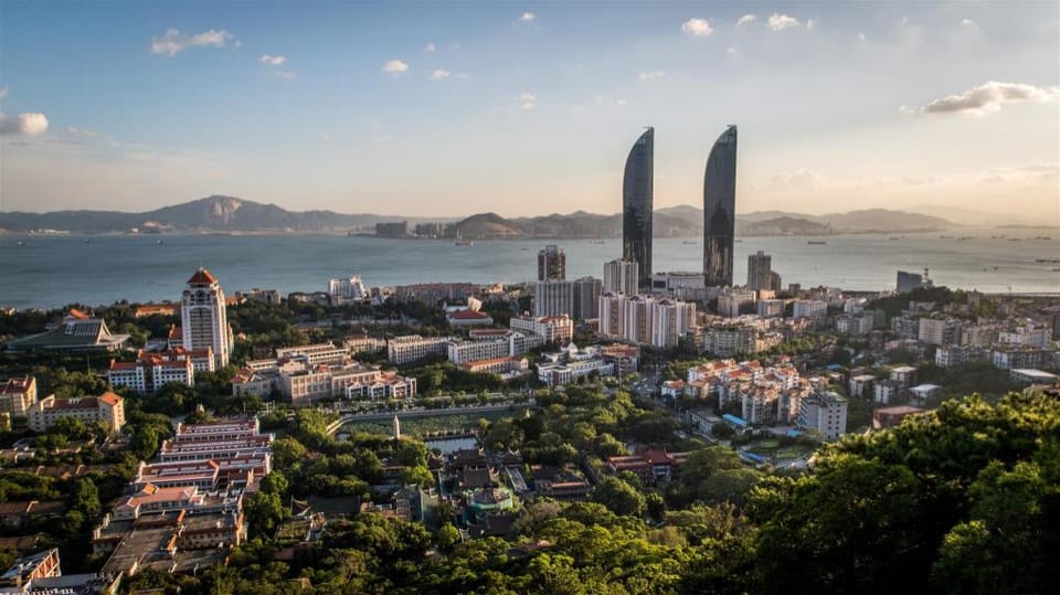 7 Days Premium Xiamen University Shimao Twin Tower Sea View Hotel in Xiamen