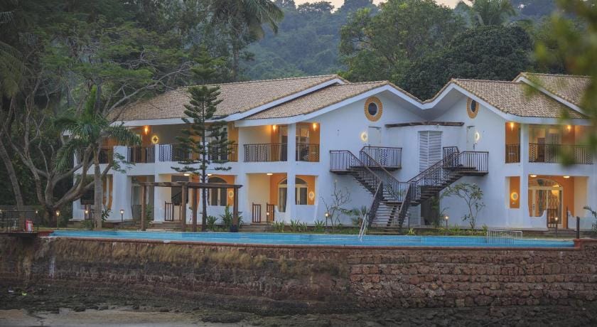 Acron Waterfront Resort Resort in Baga