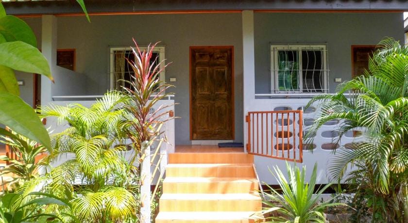Bonus Bungalow Bed and Breakfast in Chalong