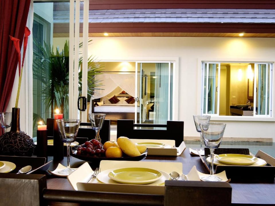 Karon Beach Walk Villa Hotel in Phuket