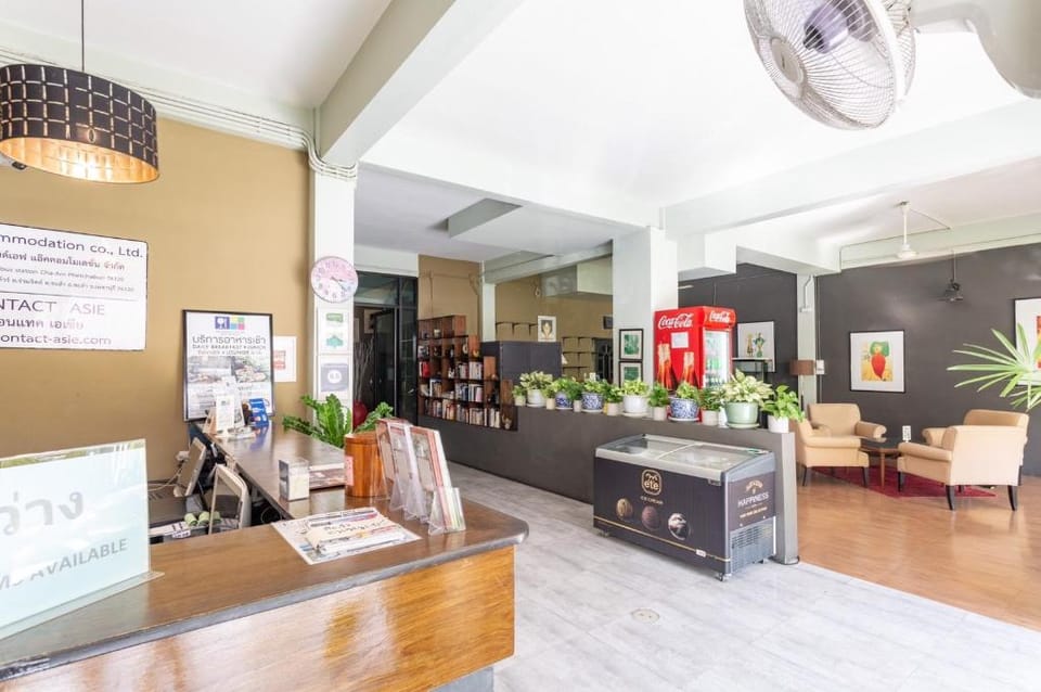 The Beach Cha Am Guest House Bed and Breakfast in Thailand
