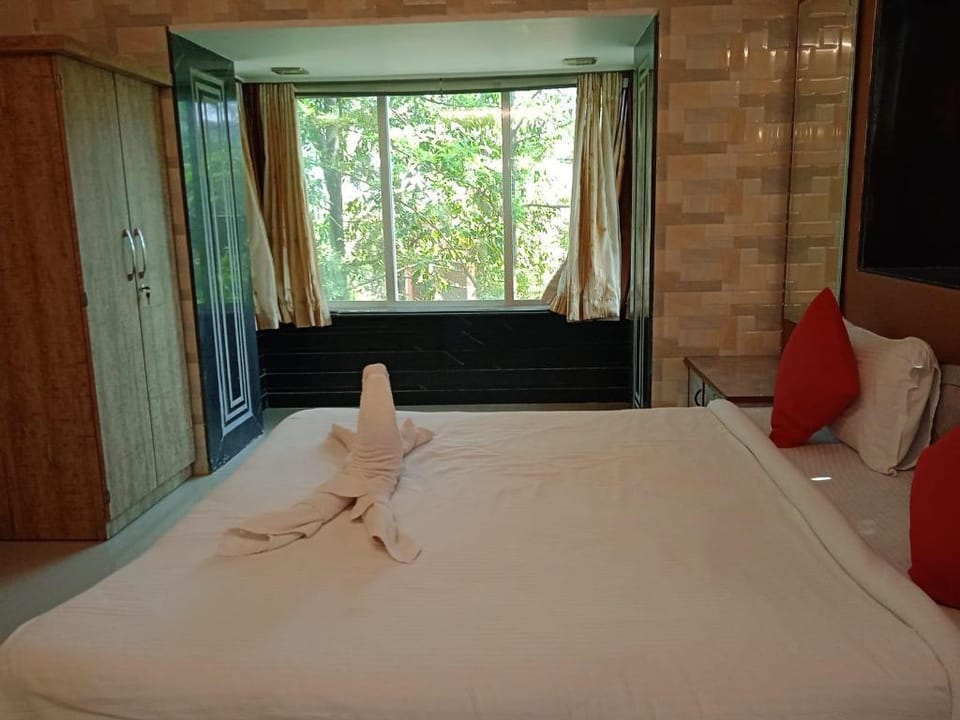 Raval house Hotel in Maharashtra