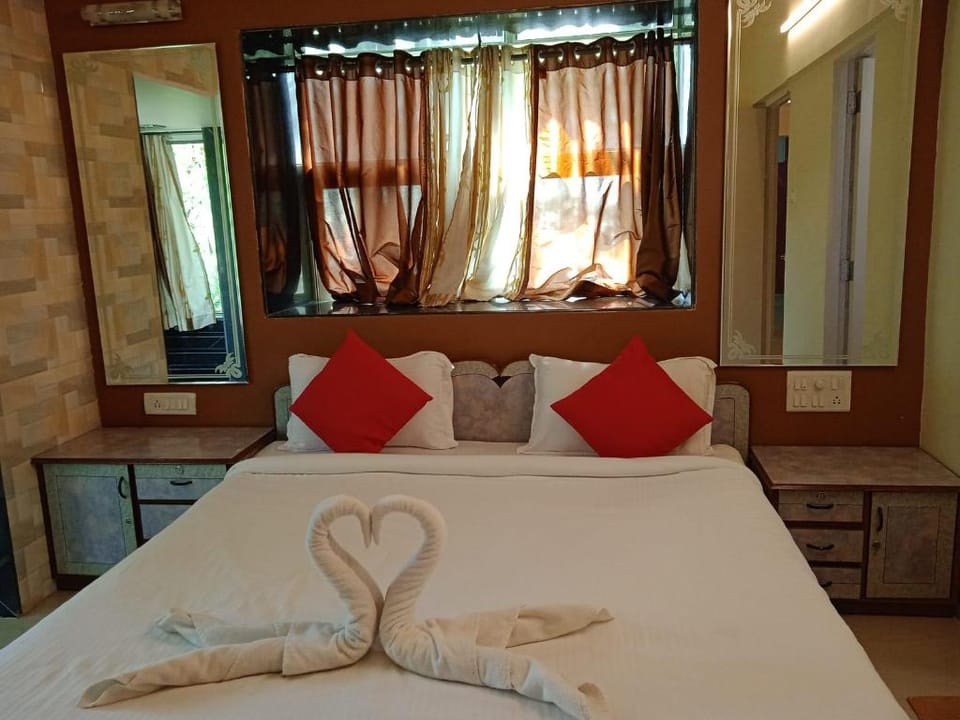 Raval house Hotel in Maharashtra