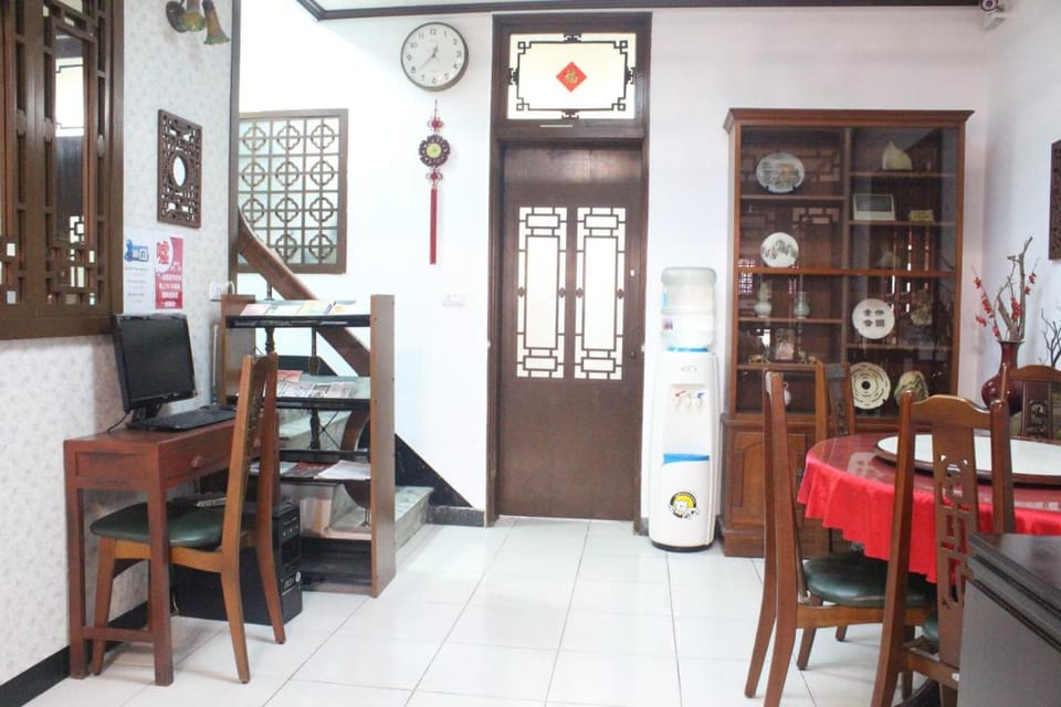 Tainan Travel Inn Bed and Breakfast in Kaohsiung
