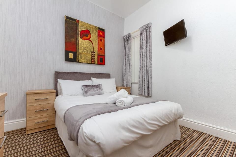 The Sandringham Court Hotel & Legends Public Sports Bar Hotel in Blackpool