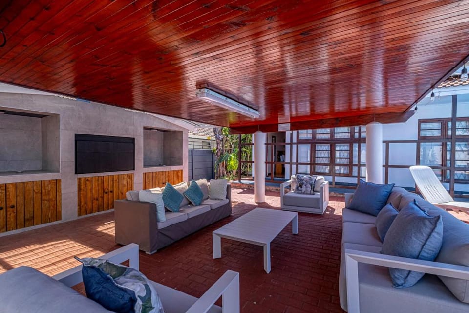 5 Third Avenue Guesthouse Bed and Breakfast in Port Elizabeth