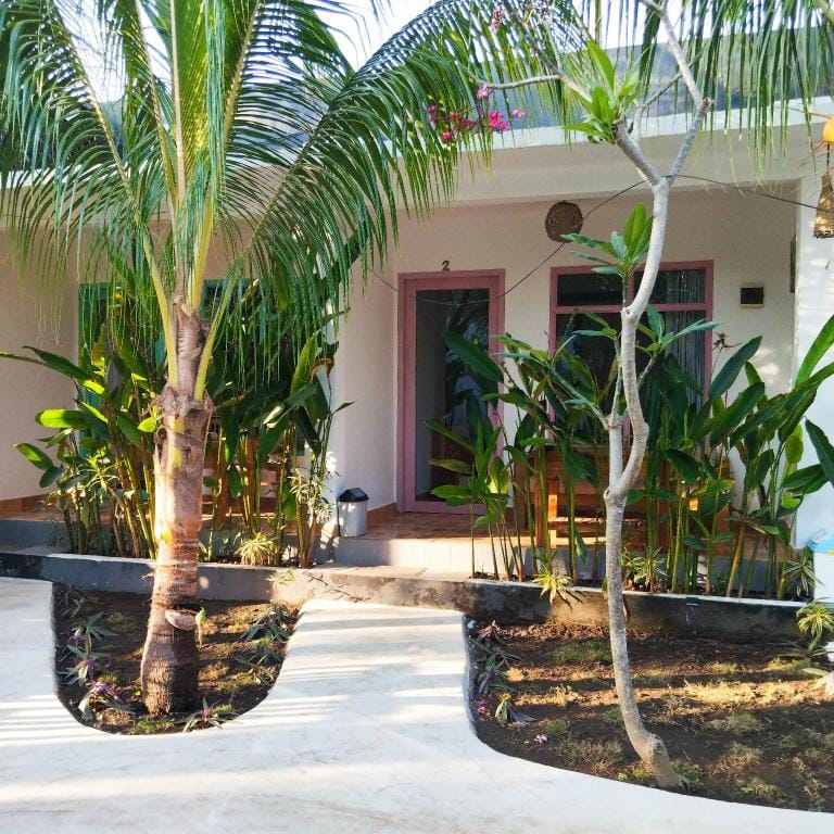 Palm Trees Villas Hotel in Pemenang