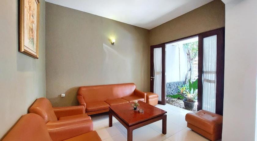Shinta Guesthouse Bed and Breakfast in East Java