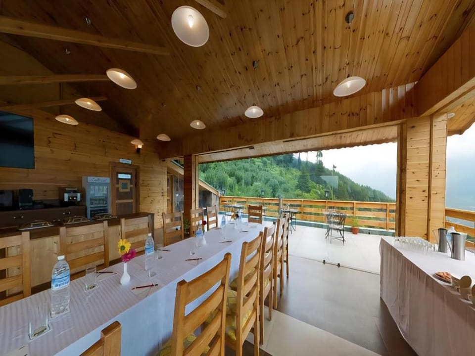 Vivaan-The Sunrise Resort Hotel in Manali