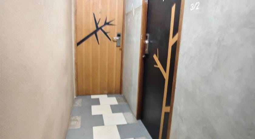 Hive 28 Guest House Hotel in Bangkok
