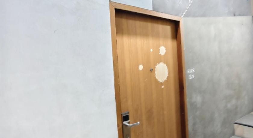 Hive 28 Guest House Hotel in Bangkok