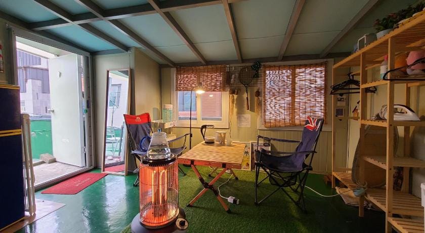 Apple Tree Guesthouse Bed and Breakfast in Seoul