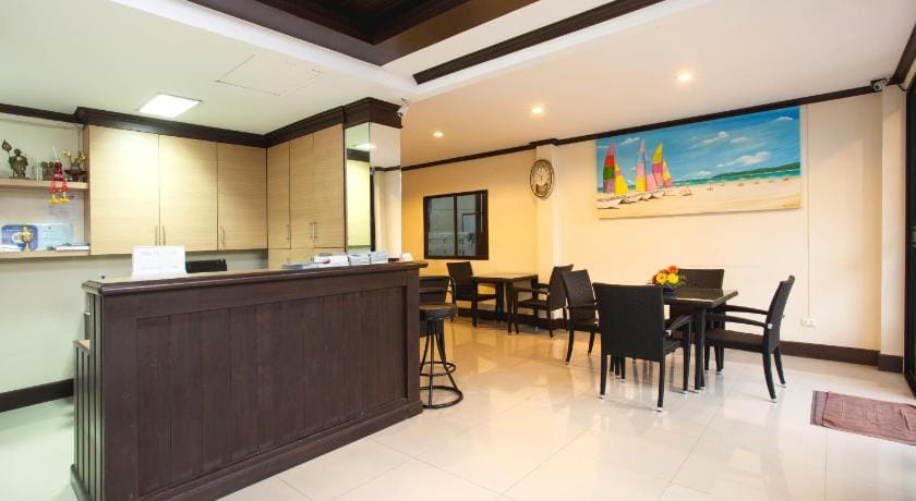 Paripas Express Hotel Patong Hotel in Patong