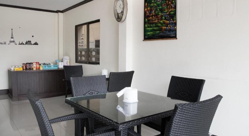 Paripas Express Hotel Patong Hotel in Patong