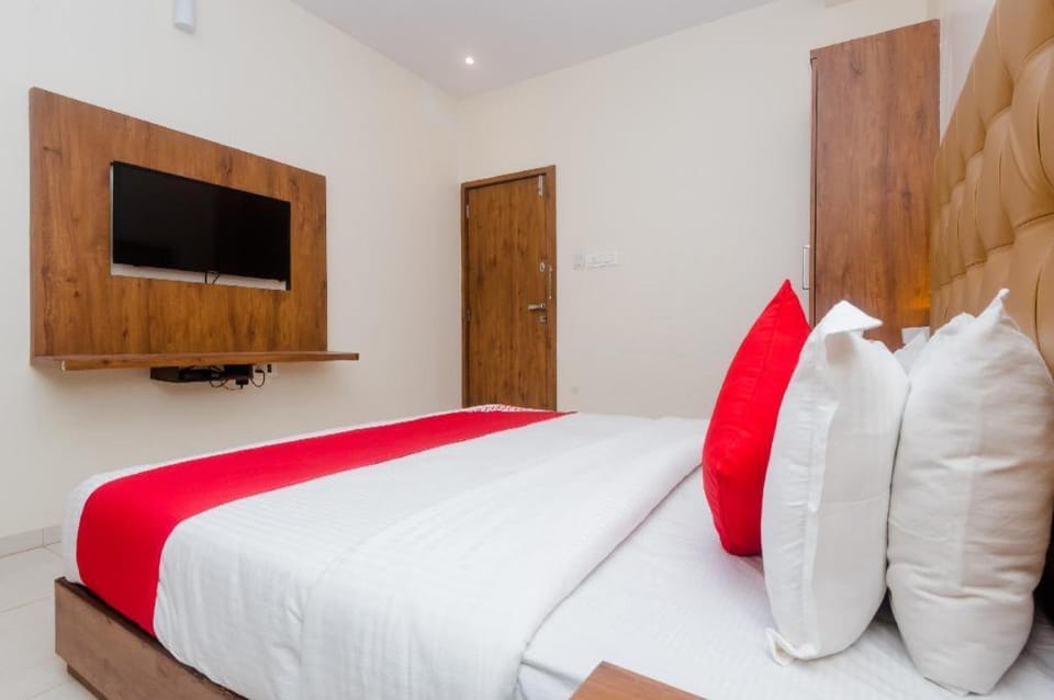 Hotel Railway Inn Hotel in Thane