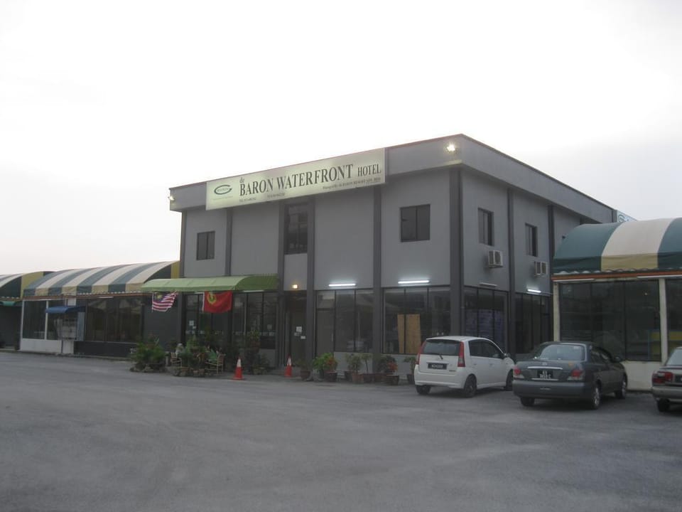 Baron Water Front Motel in Kedah