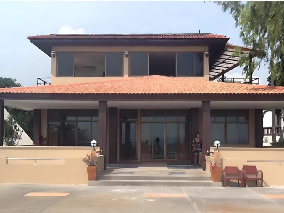 Sea Breeze Guesthouse Hotel in Thailand