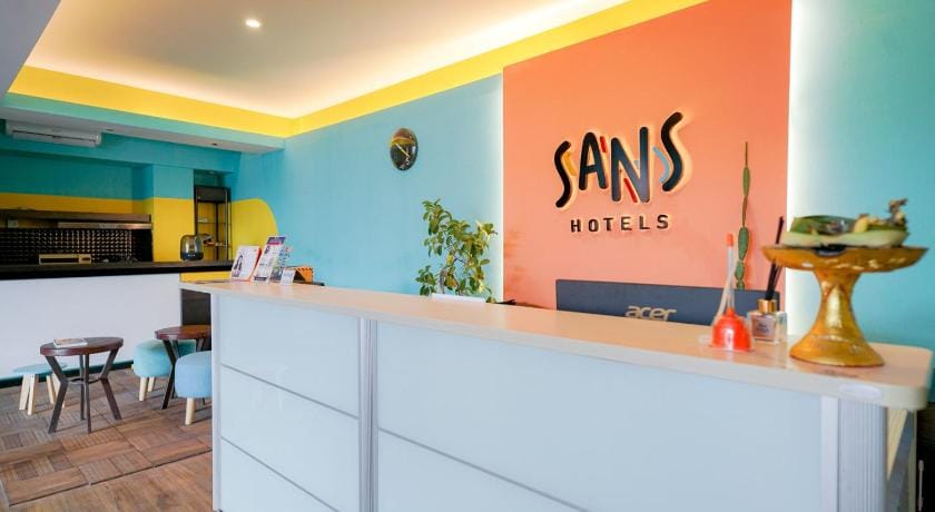 Sans Sunset Point Seminyak Hotel in Kuta