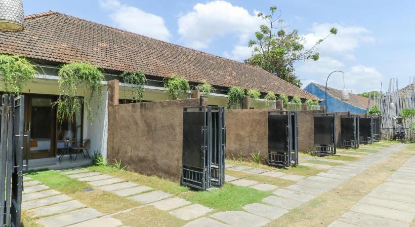 Ninja Suite Villa Hotel in Sukawati