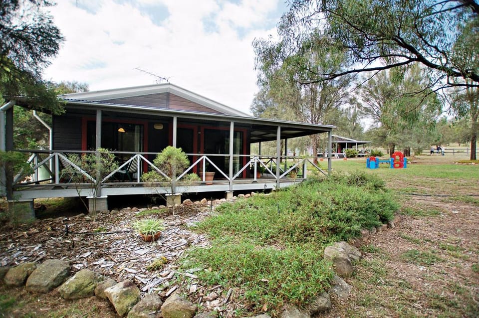 Serenity Grove Villa in Broke