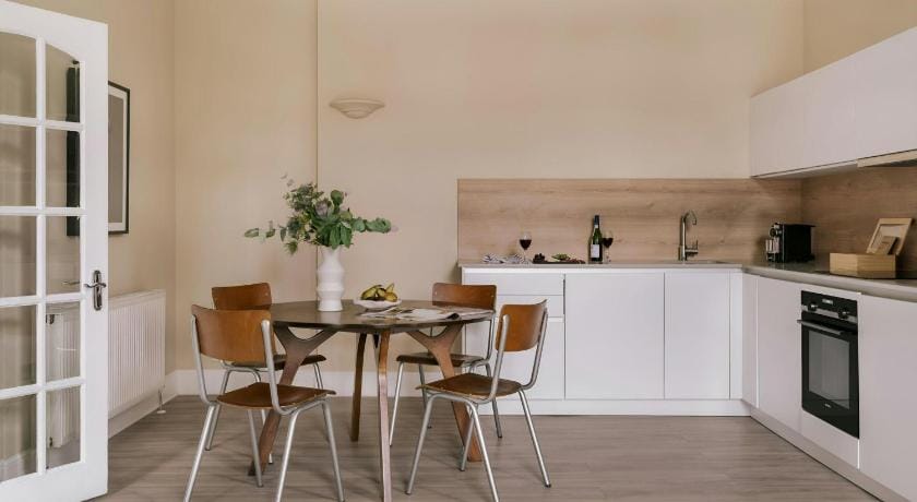 Royal Garden Apartments New Town Apartment in Edinburgh
