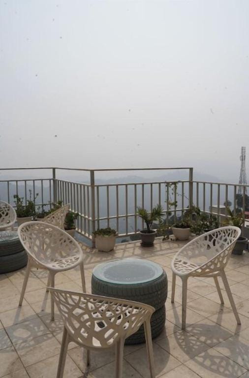 Dunn Perk Manor Hotel in Himachal Pradesh