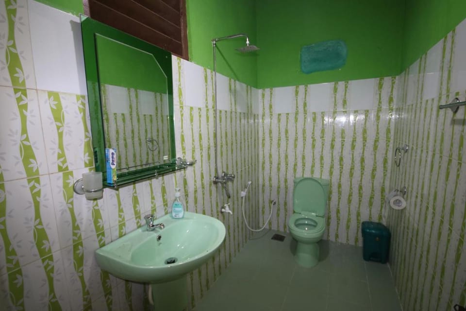 Green Park and Eco Tree House Bed and Breakfast in Southern Province