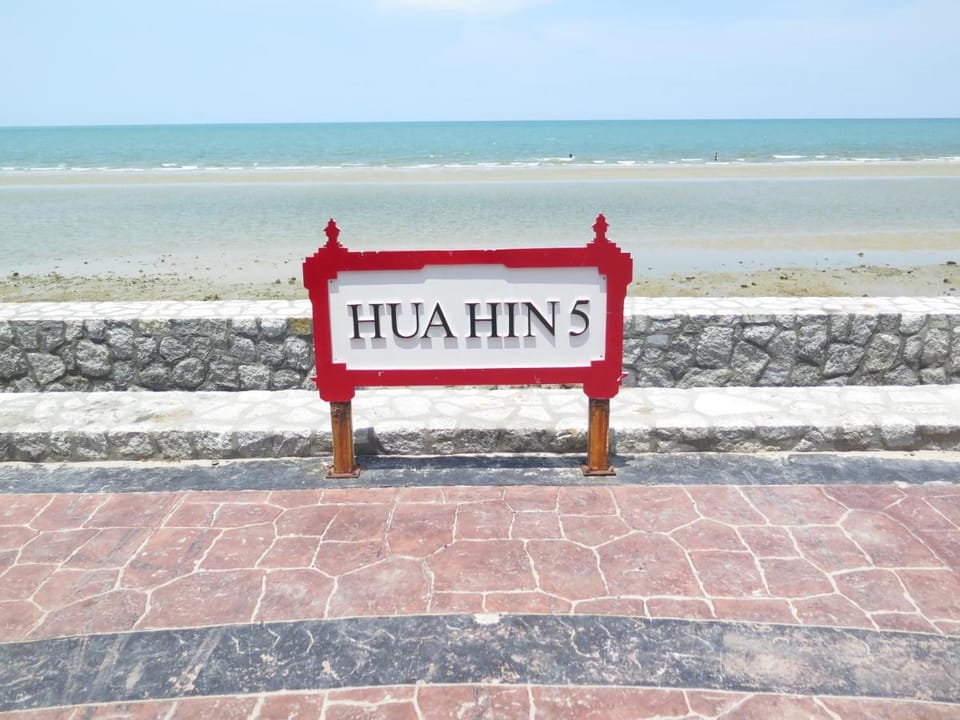 The trust huahin sky room condo pool view Apartment in Hua Hin District