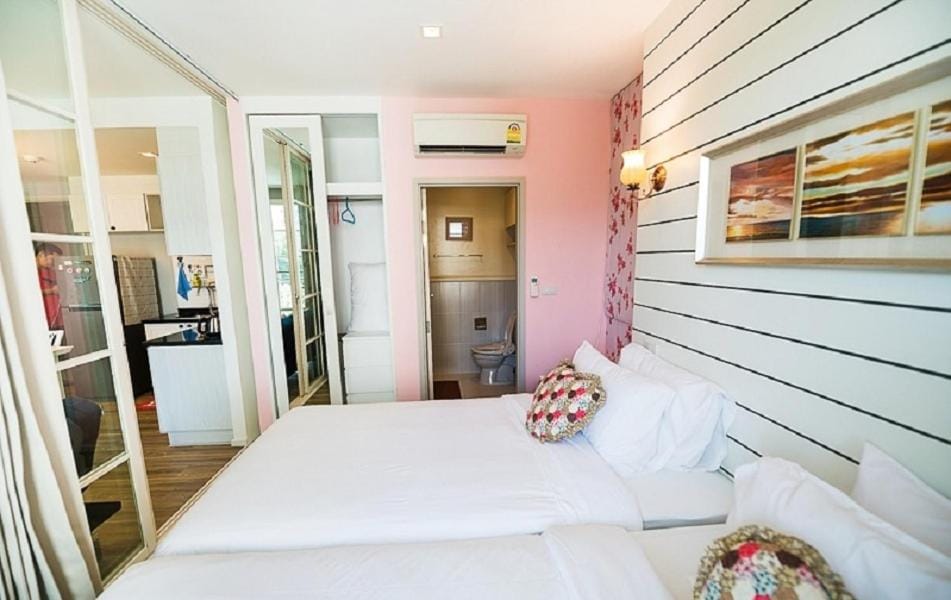 Summer Huahin Condo 2 Bedrooms Pool View Classic Room Apartment in Nong Kae