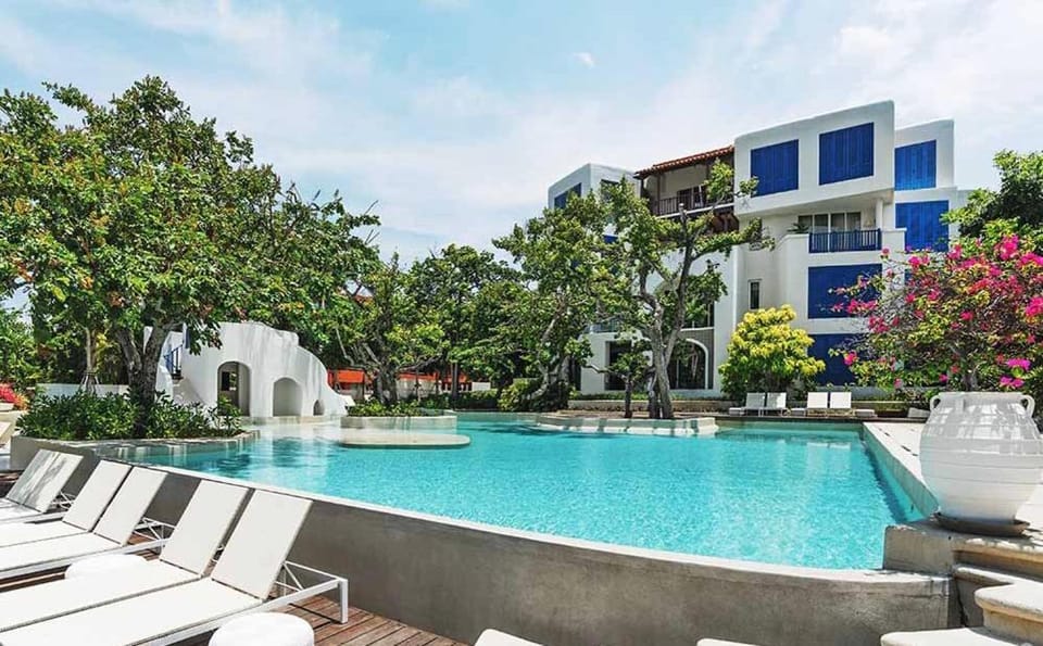 Chelona huahin beachfront resort condo Apartment in Nong Kae
