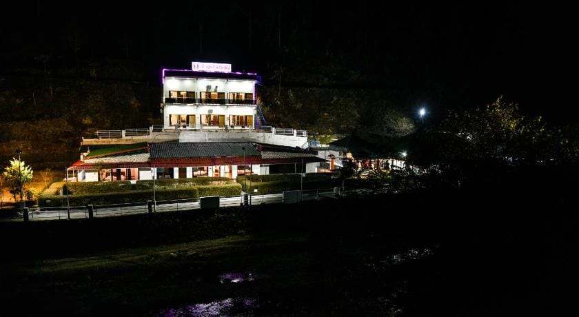 SB Mount Resort Hotel in Uttarakhand