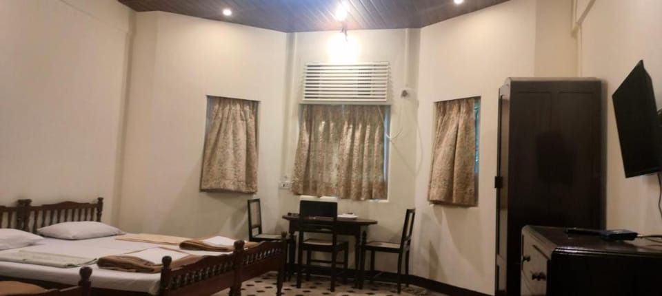 Bentleys Hotel Bed and Breakfast in Mumbai