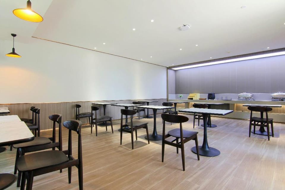 Hanting Hotel Chongqing Yangjiaping Pedestrian Street MixC Hotel in China