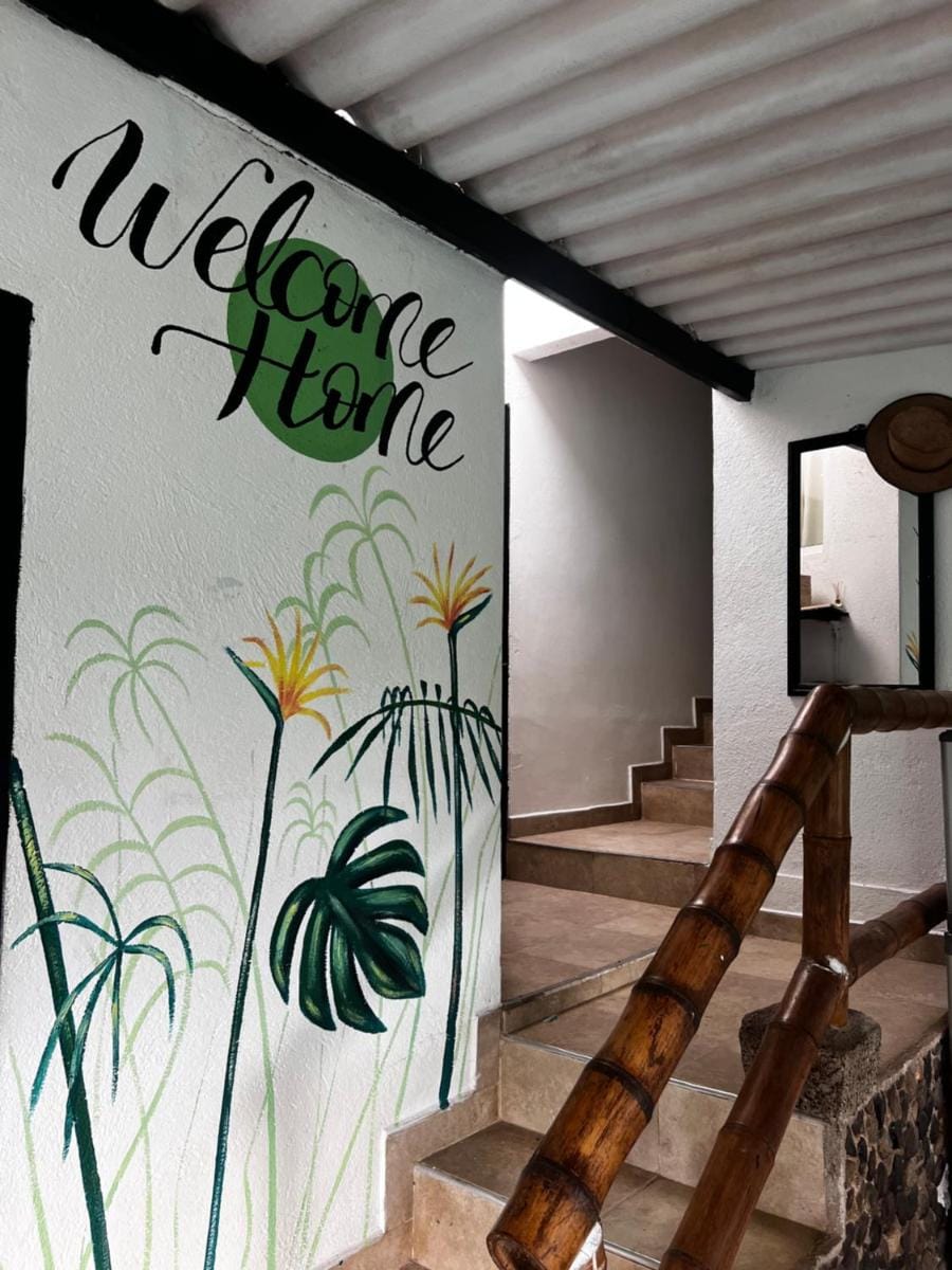 CASA BLANCA Hostal Bed and Breakfast in Minca